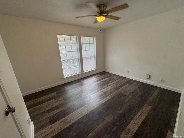 8611 DATAPOINT DR, San Antonio, TX 78229