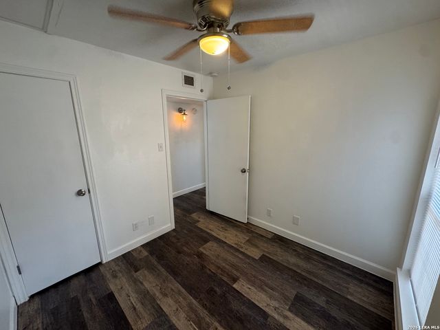 8611 DATAPOINT DR, San Antonio, TX 78229