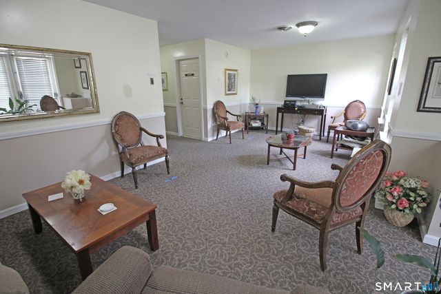 45 Highland Street APT 108, West Hartford, CT 06119