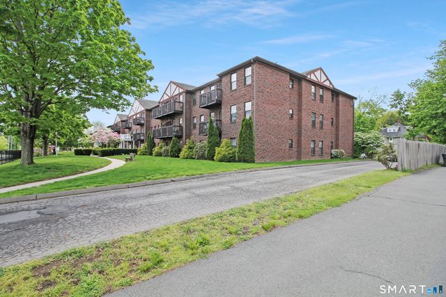 45 Highland Street APT 108, West Hartford, CT 06119