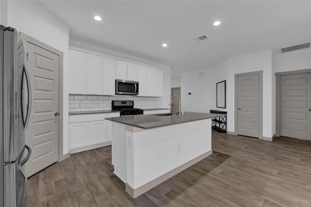 410 Turtle Oak Lane, Baytown, TX 77523