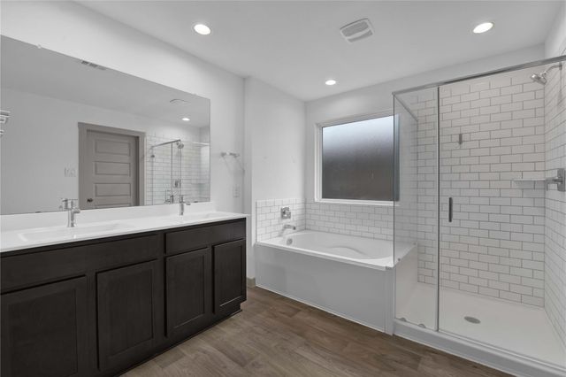 410 Turtle Oak Lane, Baytown, TX 77523