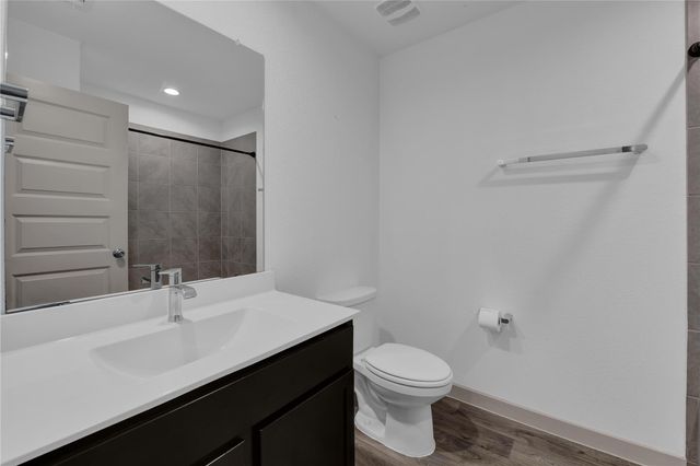 410 Turtle Oak Lane, Baytown, TX 77523