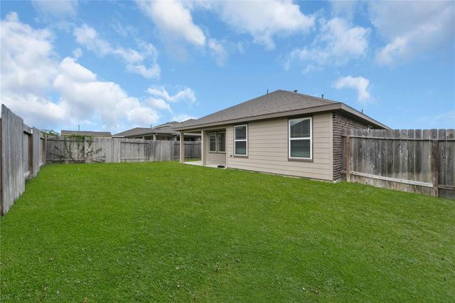 410 Turtle Oak Lane, Baytown, TX 77523