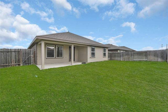 410 Turtle Oak Lane, Baytown, TX 77523