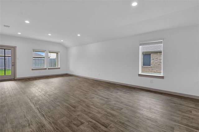 410 Turtle Oak Lane, Baytown, TX 77523