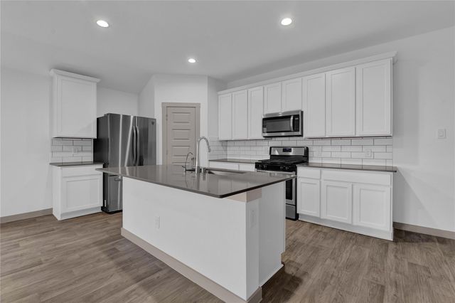 410 Turtle Oak Lane, Baytown, TX 77523