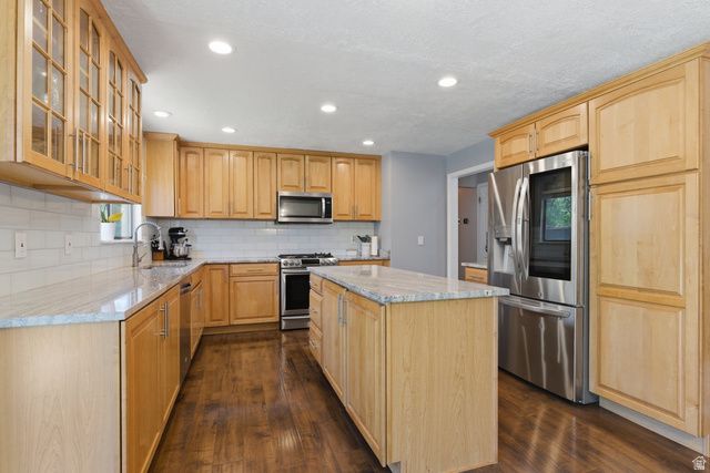 46 N COUNTRY LN, Fruit Heights, UT 84037