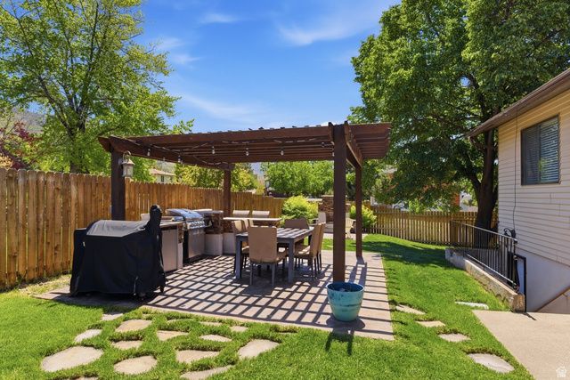 46 N COUNTRY LN, Fruit Heights, UT 84037