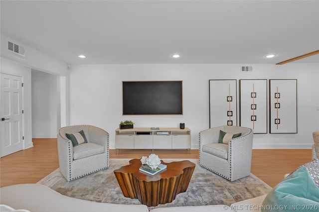 2227 E 26th Place, Tulsa, OK 74114