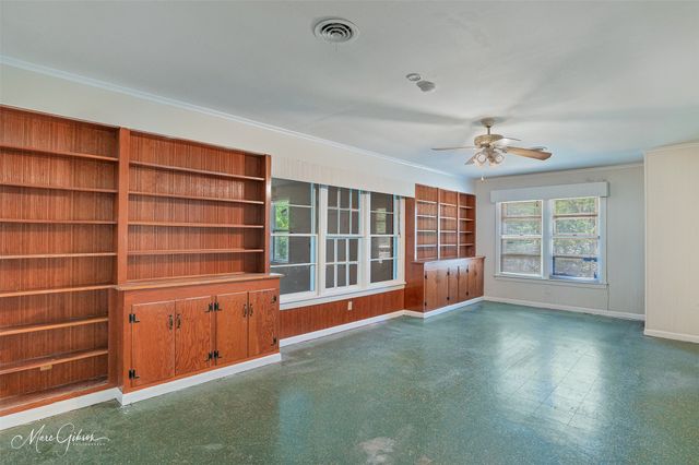 5743 Yarbrough, Shreveport, LA 71119