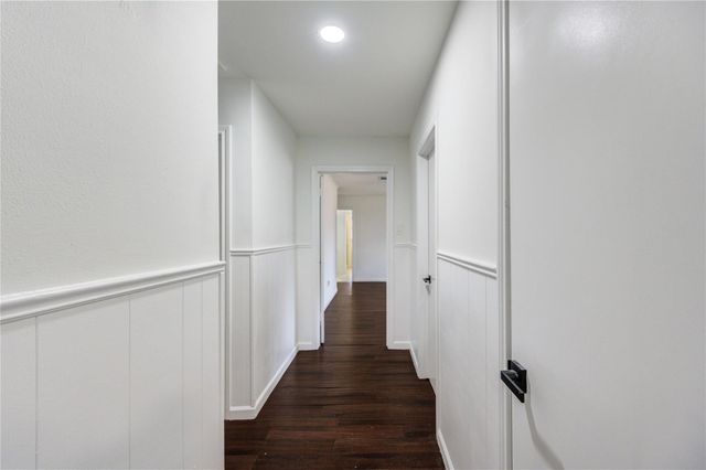 5930 Miller Valley Drive, Houston, TX 77066