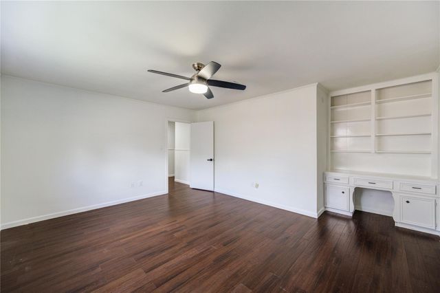 5930 Miller Valley Drive, Houston, TX 77066