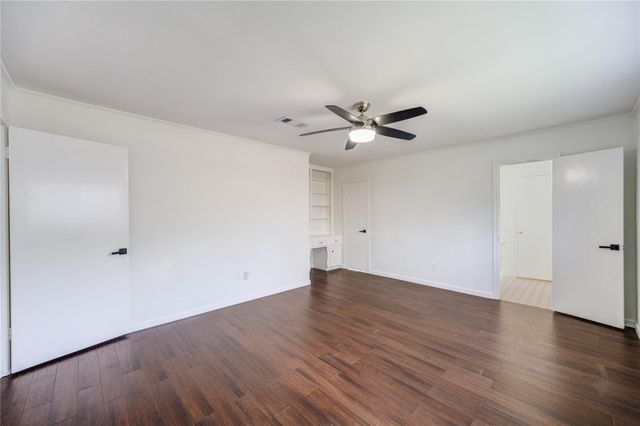 5930 Miller Valley Drive, Houston, TX 77066