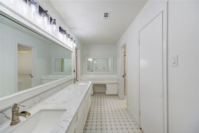 5930 Miller Valley Drive, Houston, TX 77066