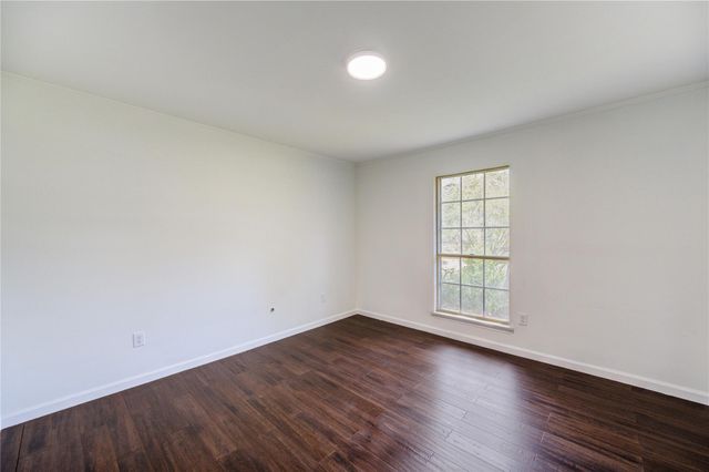 5930 Miller Valley Drive, Houston, TX 77066