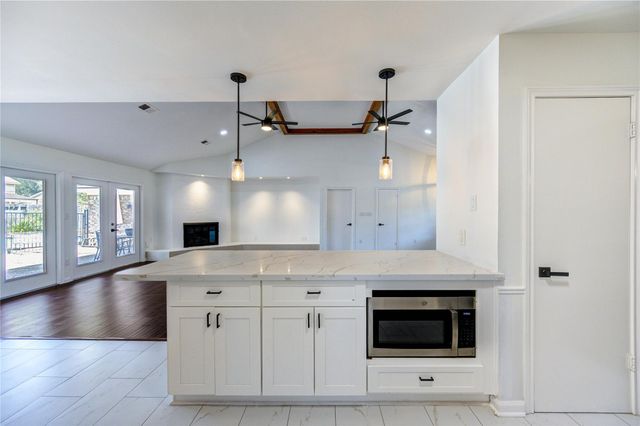 5930 Miller Valley Drive, Houston, TX 77066