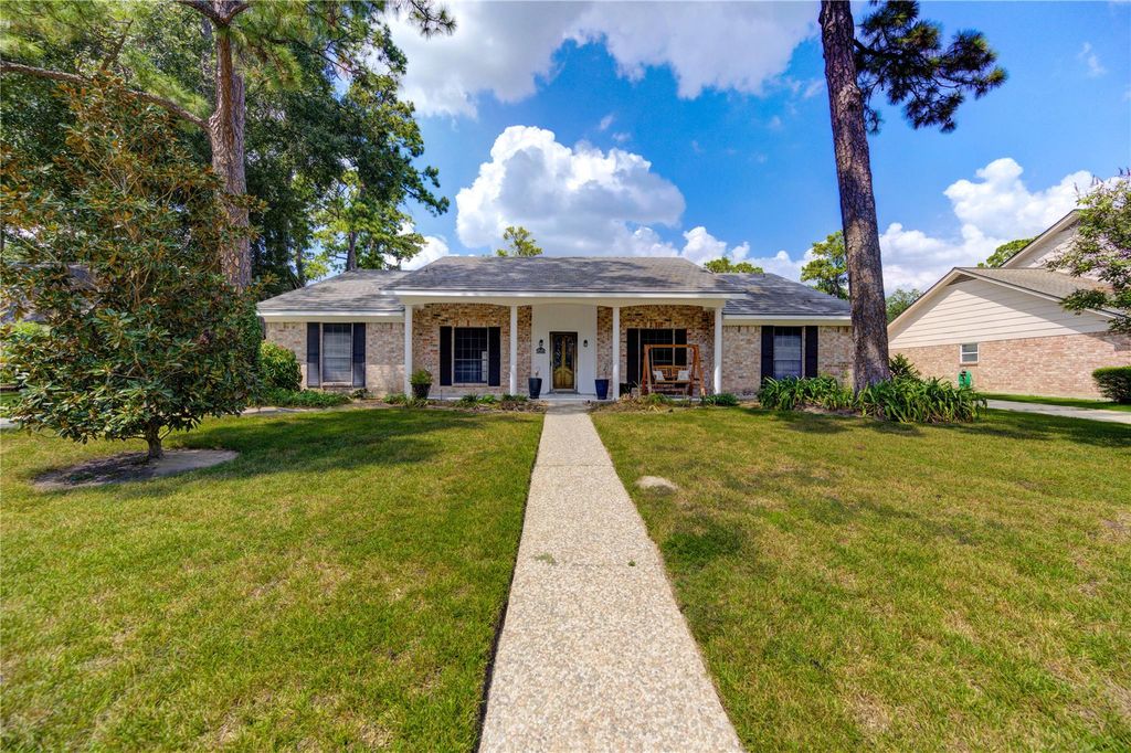 5930 Miller Valley Drive, Houston, TX 77066