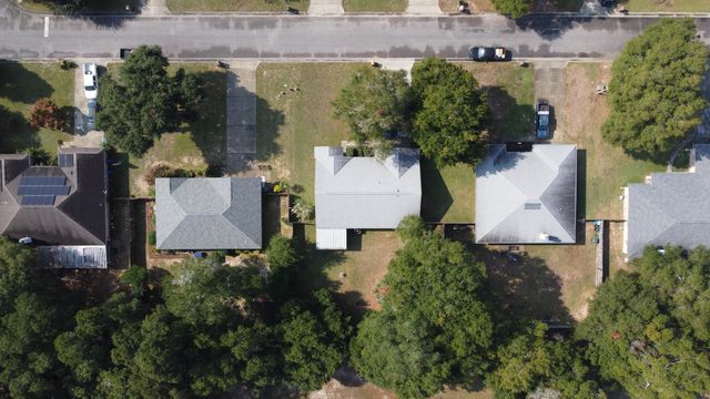 5234 Hawks Nest Drive, Milton, FL 32570