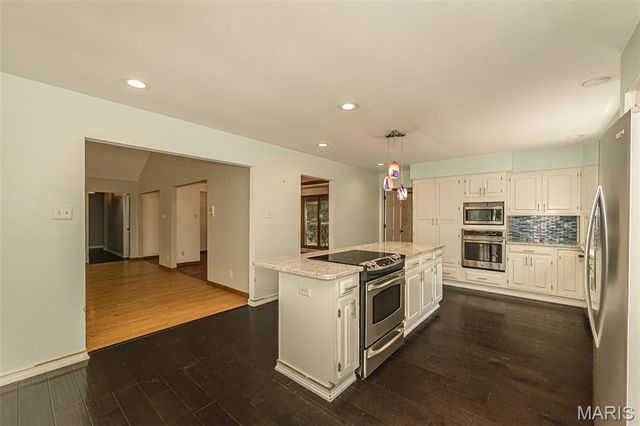1423 Wills Hollow Road, Wildwood, MO 63038