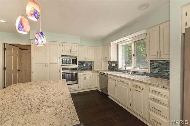 1423 Wills Hollow Road, Wildwood, MO 63038