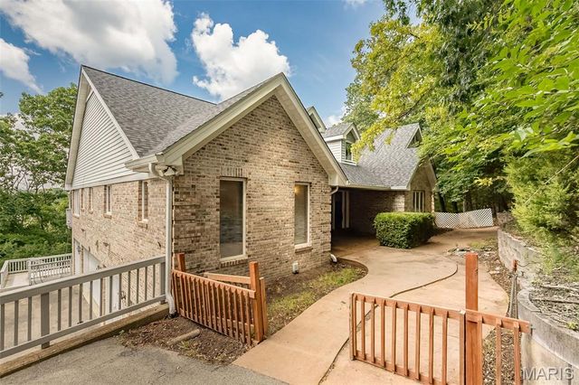 1423 Wills Hollow Road, Wildwood, MO 63038