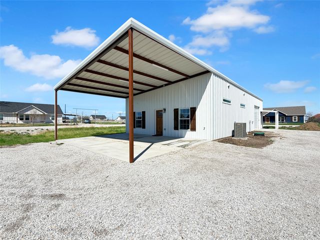 6025 Piper Anne Street, Azle, TX 76020