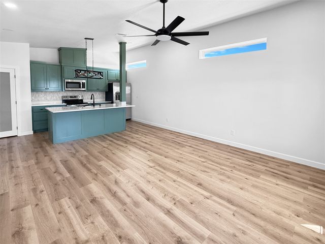 6025 Piper Anne Street, Azle, TX 76020