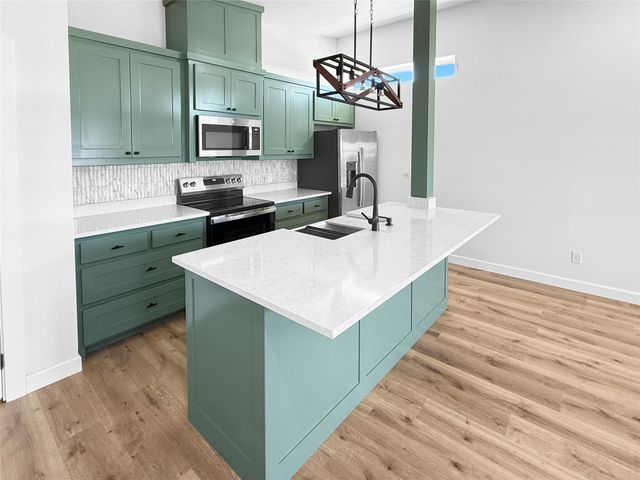 6025 Piper Anne Street, Azle, TX 76020