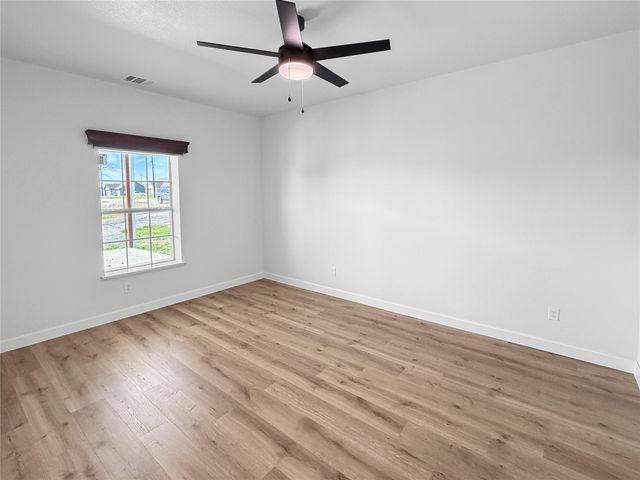 6025 Piper Anne Street, Azle, TX 76020