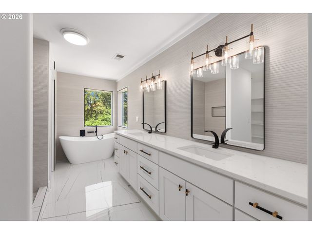 12035 Se EISERT Cir, Happy Valley, OR 97086