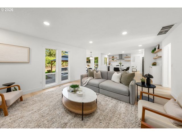 12035 Se EISERT Cir, Happy Valley, OR 97086