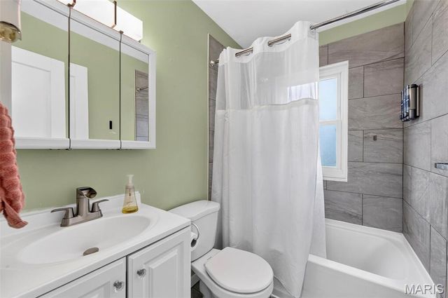 3591 Saint Christopher Lane, St Ann, MO 63074