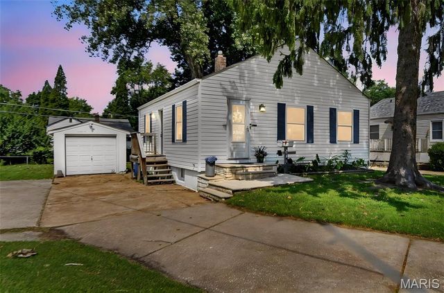 3591 Saint Christopher Lane, St Ann, MO 63074