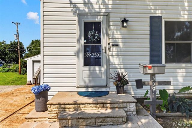 3591 Saint Christopher Lane, St Ann, MO 63074