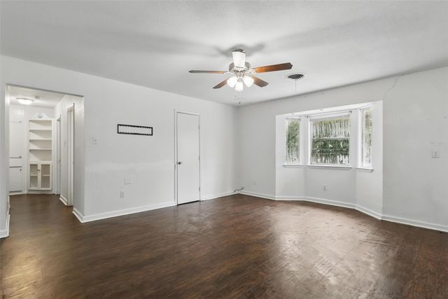 6716 Alma Street, Forest Hill, TX 76140