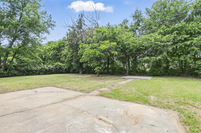 6716 Alma Street, Forest Hill, TX 76140