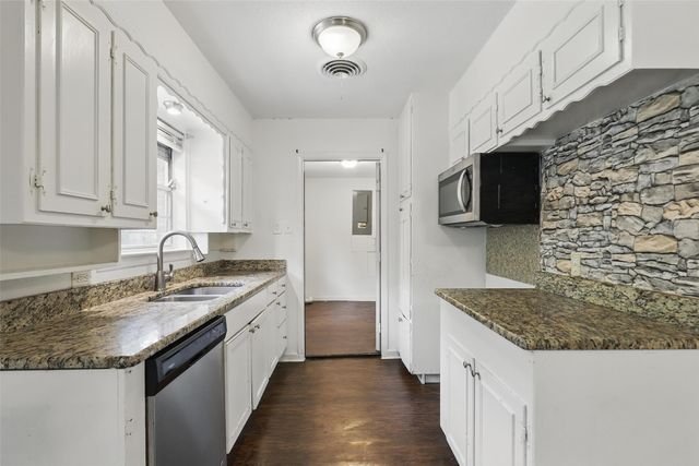 6716 Alma Street, Forest Hill, TX 76140