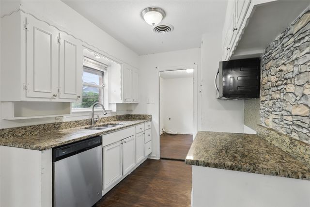6716 Alma Street, Forest Hill, TX 76140