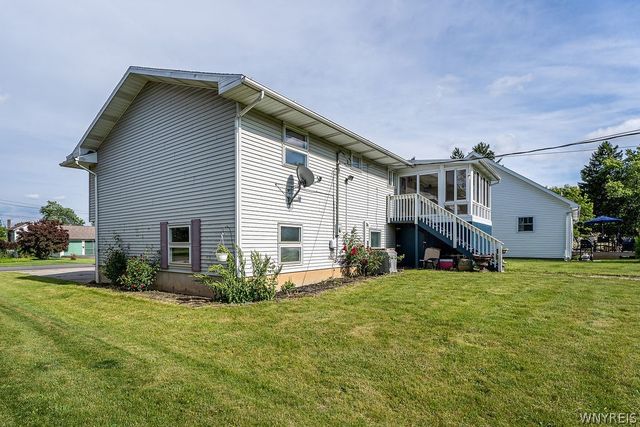 93 Harding Road, Amherst, NY 14221
