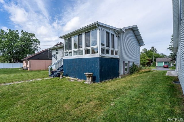 93 Harding Road, Amherst, NY 14221