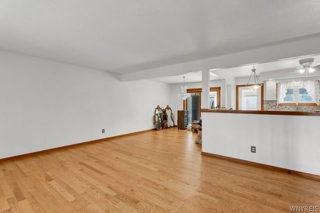 93 Harding Road, Amherst, NY 14221