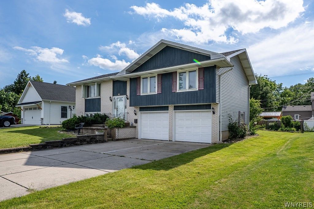 93 Harding Road, Amherst, NY 14221