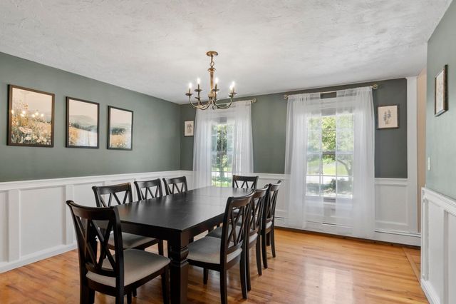 22 Ponnakin Hill Rd, Charlton, MA 01507