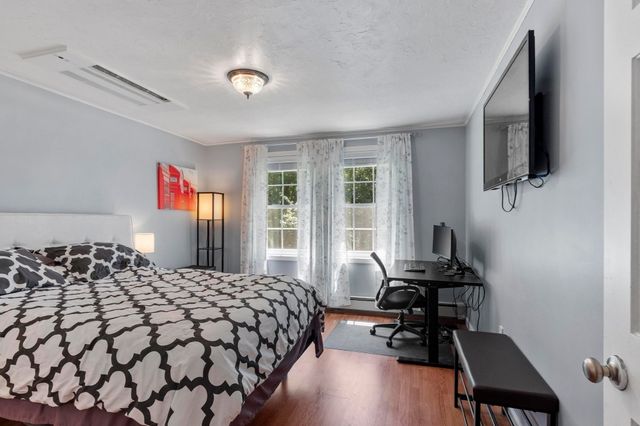 22 Ponnakin Hill Rd, Charlton, MA 01507