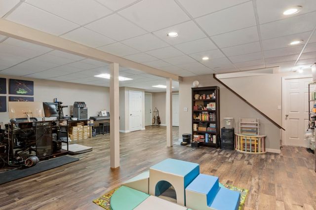 22 Ponnakin Hill Rd, Charlton, MA 01507