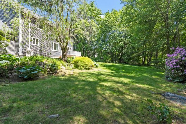 22 Ponnakin Hill Rd, Charlton, MA 01507