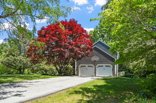 22 Ponnakin Hill Rd, Charlton, MA 01507