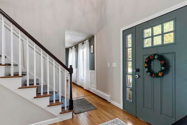 22 Ponnakin Hill Rd, Charlton, MA 01507