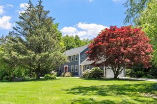 22 Ponnakin Hill Rd, Charlton, MA 01507